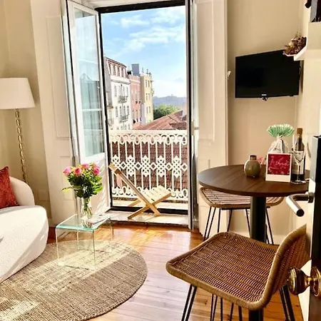 Stylish & Sunrise From Your Sofa - Stay! Lissabon