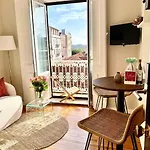 Stylish & Sunrise From Your Sofa - Stay! Lisboa