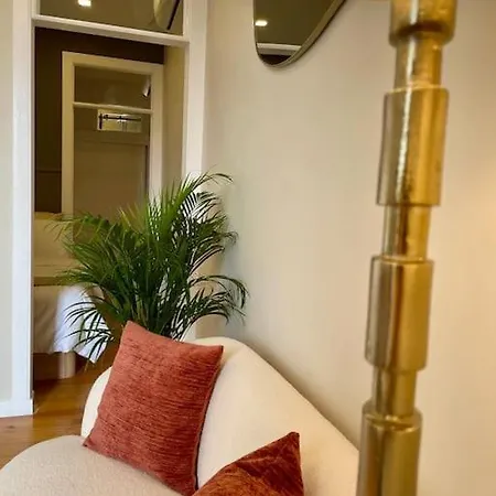 Stylish & Sunrise From Your Sofa - Stay! Lisbon