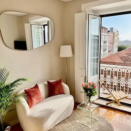 Apartment Stylish & Sunrise From Your Sofa - Stay! *